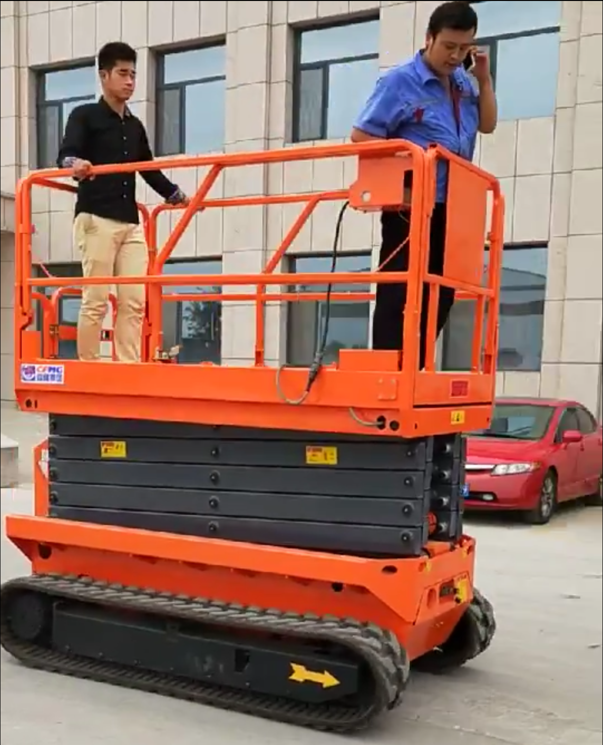 履帶式全自行移動液壓升降機