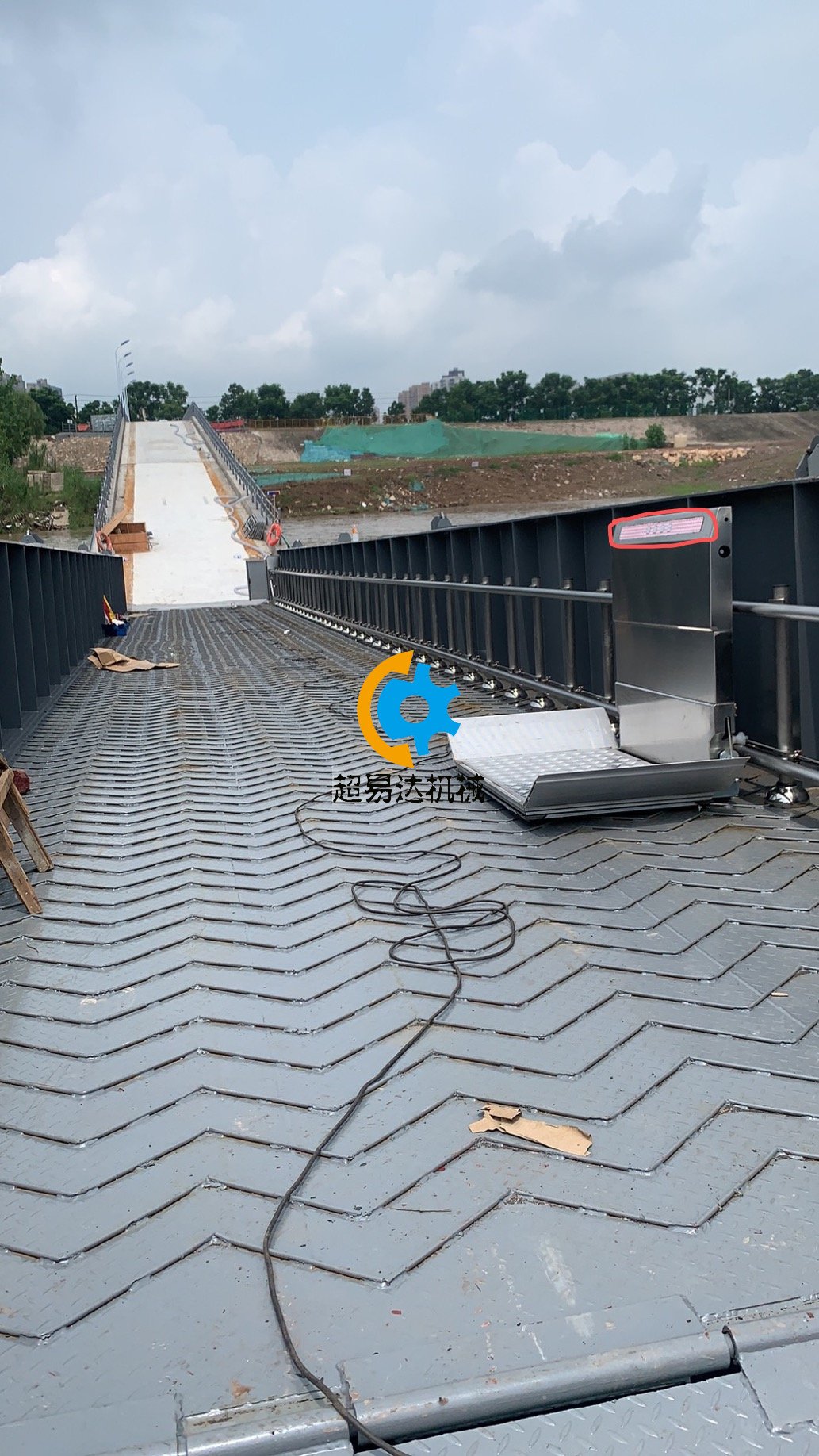 斜掛升降平臺(tái)